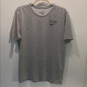 Nike ELITE Short Sleeve - Men’s Large - Dri-FIT